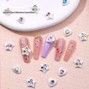 Barock Herz und Stern Nagelkunst Charms mit bunten Strasssteinen auf Kunstnägeln