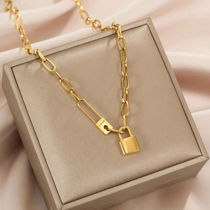 Stainless Steel Paperclip Chain Necklace For Women Gold Plated Love Engraving Rectangular Lock Pendant Retro Clavicle Necklace Fashion Jewelry