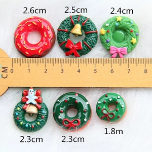 Christmas wreath and donut resin accessories for DIY crafts with size measurement