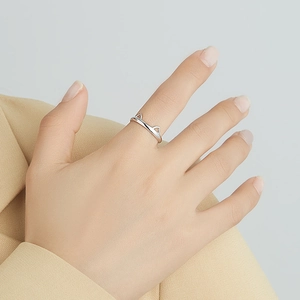 Minimalistischer S925 Silber Katzenohr Ring offen am Finger für Damen Mode-Schmuck