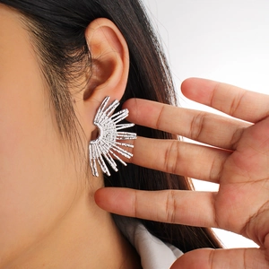 French vintage style silver fan-shaped radial stud earrings in stainless steel