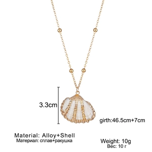 Detailed size specifications for a beach shell pendant necklace with alloy chain measurements