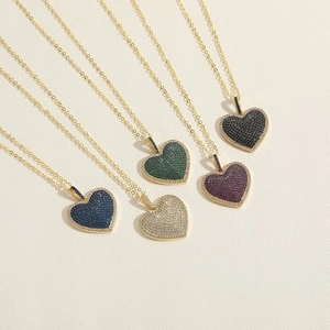 Luxurious gold necklaces with heart-shaped pendants in five colors of sparkling zircon
