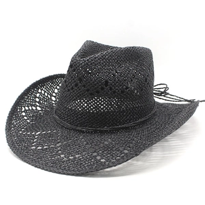 Klassischer schwarzer hohler Stroh-Cowboyhut mit breiter Krempe für Sommer-Sonnenschutz