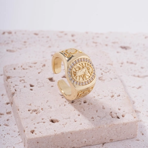 Vintage Gold Plated Copper Open Ring For Women Virgin Mary Relief Medallion Rhinestone Inlaid Religious Finger Ring Adjustable Jewelry