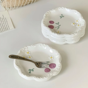 Ceramic cherry and daisy pattern dessert plate with elegant scalloped edges for home use