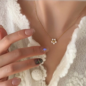Daisy Flower Pendant Necklace Titanium Steel 18K Gold Plated Glass Artificial Pearl Minimalist French Retro Jewelry For Women