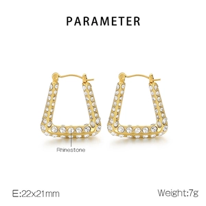 Detailed parameter view of gold U-shaped rhinestone earrings with dimensions 22x21mm