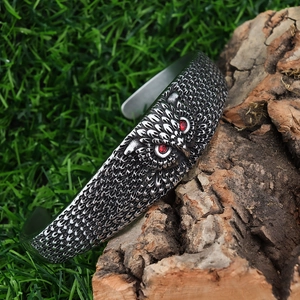 Vintage stainless steel owl cuff bracelet with sparkling red rhinestone eyes for unisex