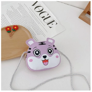 Flache Detailaufnahme einer lila PU-Umhängetasche mit Cartoon-Tiger und Kordelriemen