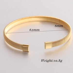 6mm gold stainless steel elastic cuff bracelet showing 62mm diameter and 10.8g weight