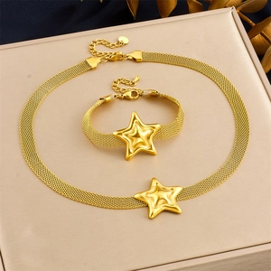 Vergoldetes Mesh-Ketten-Schmuckset mit Sternanhängern, Halskette und Armband
