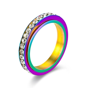 Anillo giratorio de acero inoxidable arcoíris con círculo completo de piedras de circonita