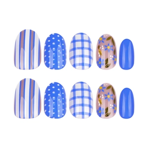 Faux ongles courts ronds à carreaux bleus et blancs avec motifs de fleurs et d'abeilles
