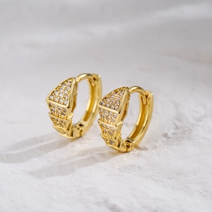 Orecchini a cerchio a forma di serpente placcati oro 18 carati con zirconi lucenti