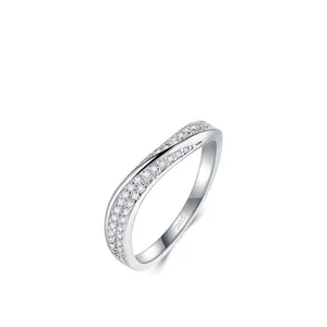 Elegant S925 sterling silver wavy ring with pavé sparkling cubic zirconia stones