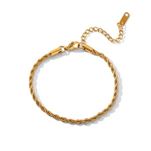 Detail of 18k gold plated rope chain bracelet with lobster clasp and extension link