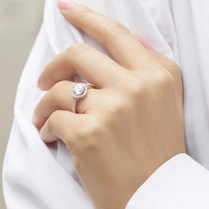 Detailed view of S925 sterling silver halo ring with a 1.2 carat round zircon stone