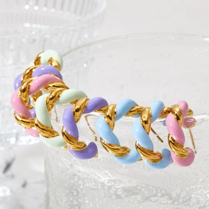 Ensemble créoles torsadées en émail macaron et acier inoxydable pour femme