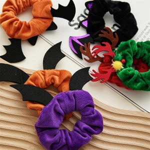Collection de chouchous en velours pour Halloween et Noël avec décors chauve-souris et renne