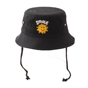 Chapeau de soleil enfant noir en coton avec broderie SMILE jaune et mentonnière réglable