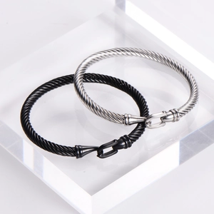 Bracciali minimalisti a cavo ritorto da 5 mm in acciaio inossidabile nero e argento