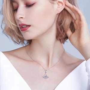 Elegant S925 sterling silver fan-shaped necklace with central zircon on model