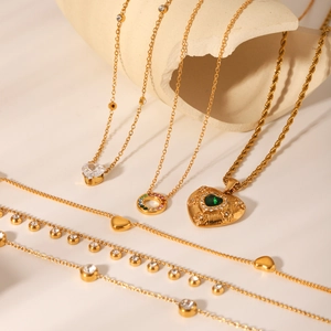 Colliers multicouches en acier inoxydable doré 18K avec pendentifs cœur en zircon