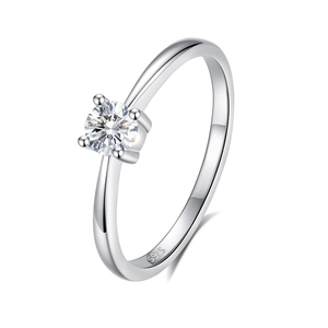 Elegant S925 sterling silver ring featuring a sparkling 0.3ct round-cut moissanite solitaire