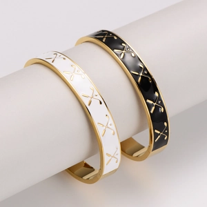 Luxury gold-plated golf club enamel open bangles in black and white classic colors