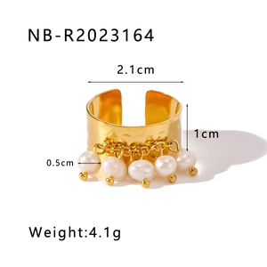 Detailed size and weight specs of gold ring with five hanging white pearls