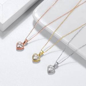 Trois colliers cœur élégants en argent S925 finitions or, or rose et argenté