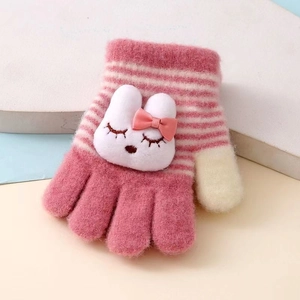 Gant en tricot rayé rose avec une poupée lapin 3D et une texture douce et chaude