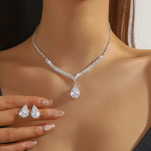 Sparkling pear-cut zircon pendant necklace and earrings set for bridal wedding jewelry