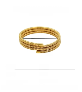Detail view of 18K gold plated stainless steel spring bracelet with dimensions and weight
