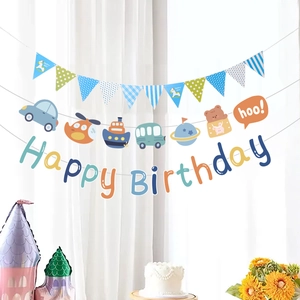 Vue détaillée de la banderole Happy Birthday avec ours et voitures pour fête d'enfant