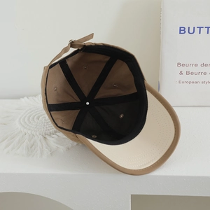 Casquette de baseball marron pour enfant avec sangle réglable et coutures renforcées