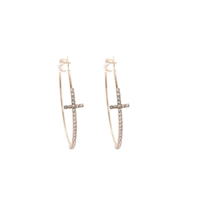 Boucles d'oreilles créoles croix dorées avec strass brillants pour un look vintage