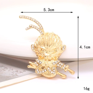 Detailed view of golden Monkey King pin with dimensions 5.3cm x 4.1cm and weight 16g
