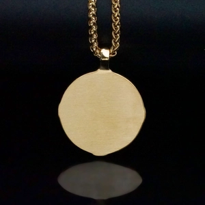 Minimalist 18k gold compass pendant on spiga chain with brushed matte finish for unisex