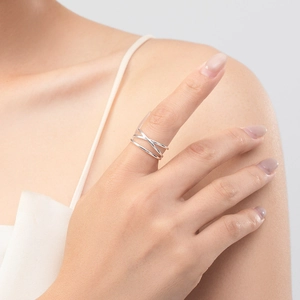 Minimalist S925 sterling silver multilayer crossover ring with smooth polished finish