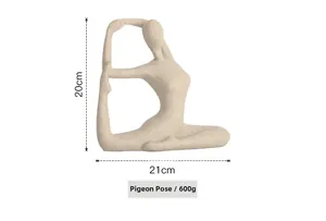 Scultura yoga in gres, posa del piccione, dimensioni altezza 20cm e larghezza 21cm