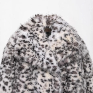Damenjacke aus Kunstpelz mit grauem Leopardenmuster und flauschigem Kragendesign