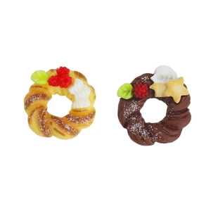 Mini resin Christmas wreath donuts with raspberry and bow decorations for DIY crafts