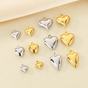 Ciondoli a cuore in acciaio inossidabile oro e argento per creazione gioielli
