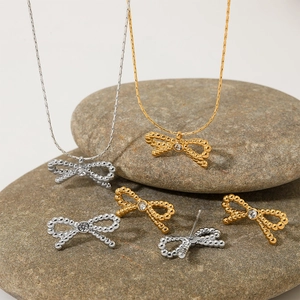 Collier Et Boucles D'Oreilles Nœud En Acier Inoxydable Incrustation De Strass Design Perlé Bijoux De Mode Pour Femmes