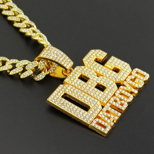 Vereiste goldene DDG-Buchstabenkette mit dicker Gliederkette im Hip-Hop-Stil