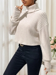 Jersey blanco de cuello alto en punto acanalado de manga larga con corte ajustado