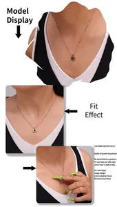 Collier en or rose avec pendentif émeraude verte porté par un mannequin en gros plan