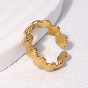 Elegant gold shell texture open ring in stainless steel with wavy scallop design edge